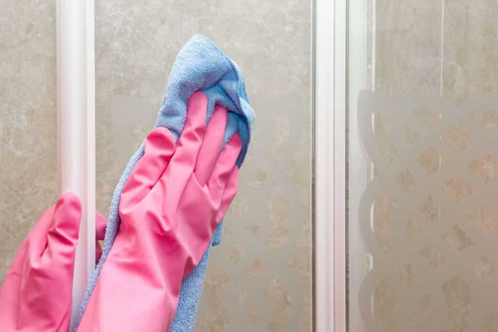 Shower that sparkles after every clean